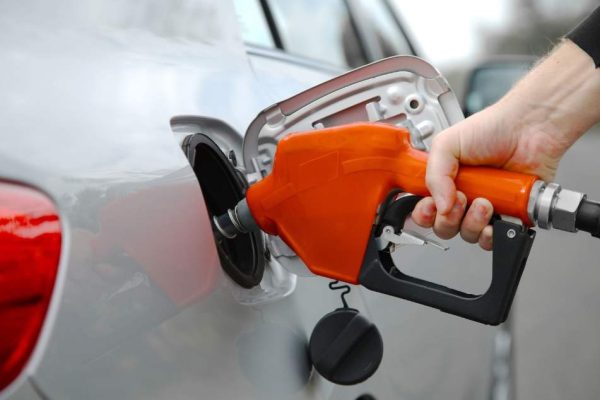 Tips Mengendarai Mobil agar Konsumsi BBM Irit dan Efisien